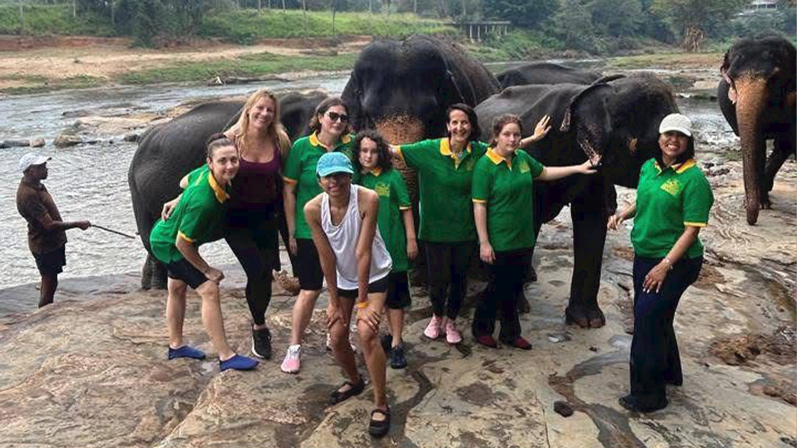 pinnalawalaOr-slider-image-4